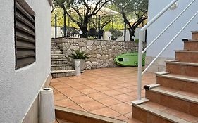 Boomerang Apartments